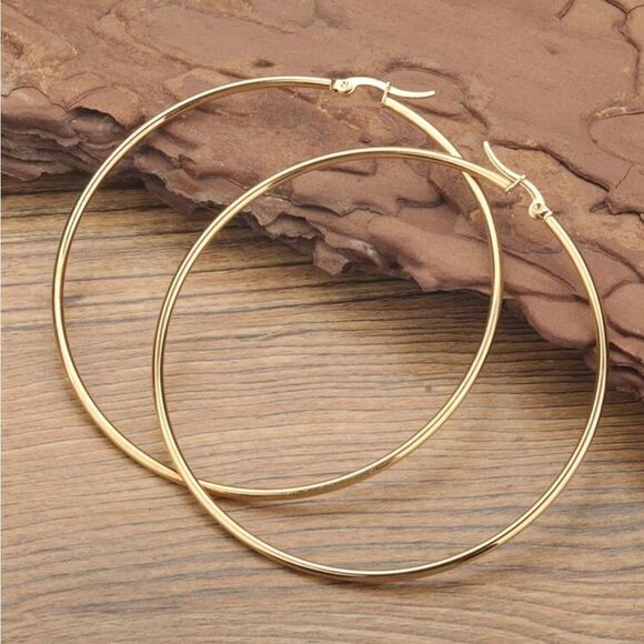 5/$25 GOLD HOOPS - Picture 1 of 6